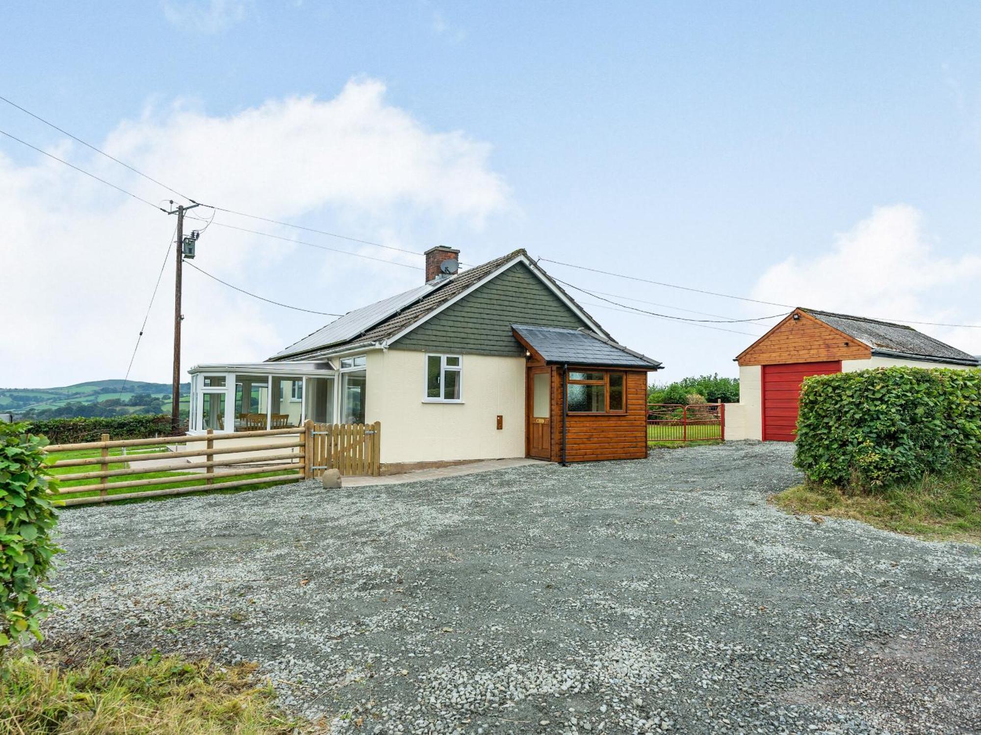 Meadowcroft Villa Bettws Disserth Eksteriør billede