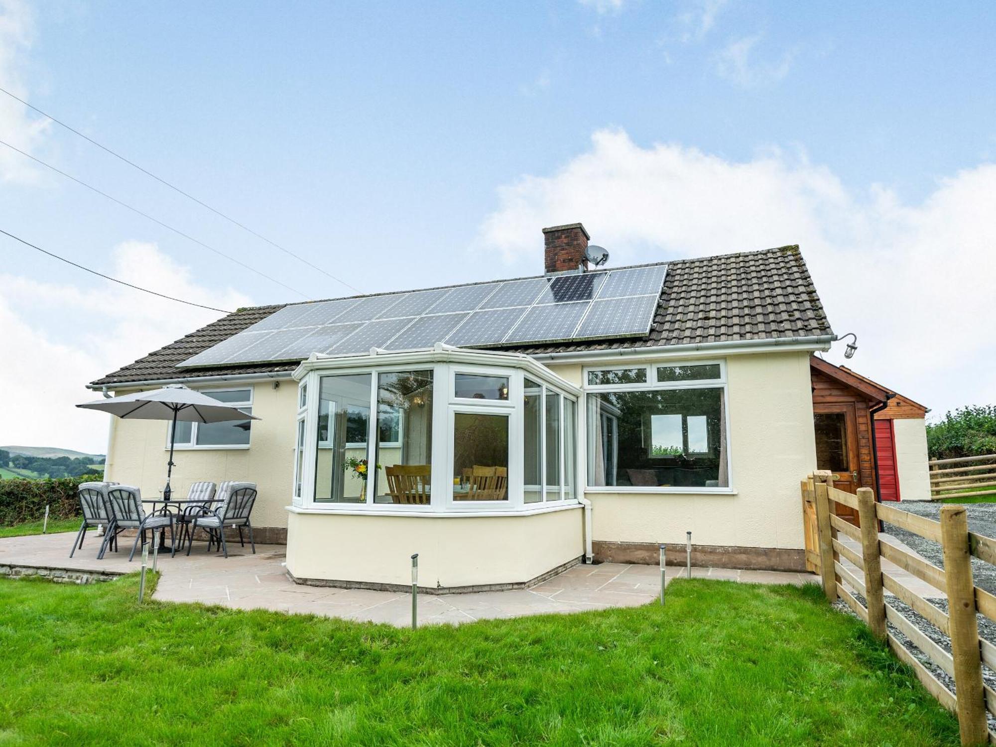 Meadowcroft Villa Bettws Disserth Eksteriør billede